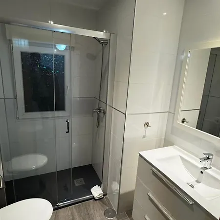 Plaza La Reina 3Th Floor & No Elevator