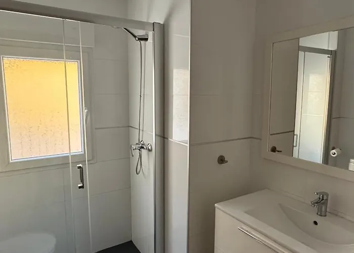 Plaza La Reina 3th Floor & No Elevator Appartement