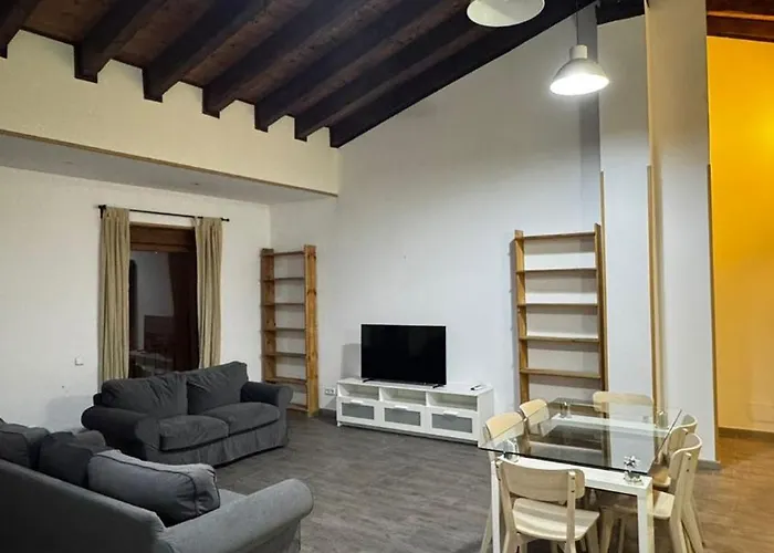 Plaza La Reina 3th Floor & No Elevator